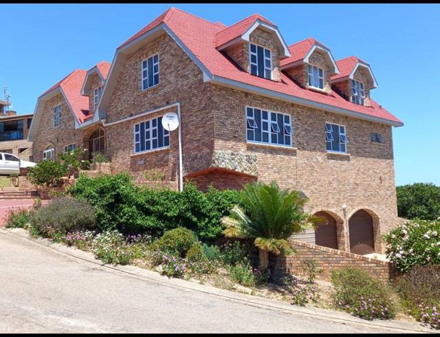 4 BEDROOM HOUSE FOR SALE IN ASTON BAY